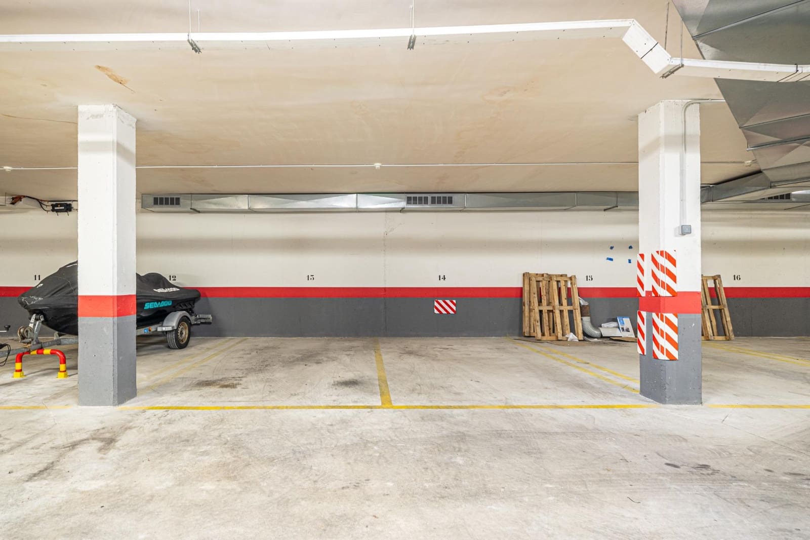 Garage zu vermieten in Coll d'en Rabassa - 120 € (Ref: 9833845)