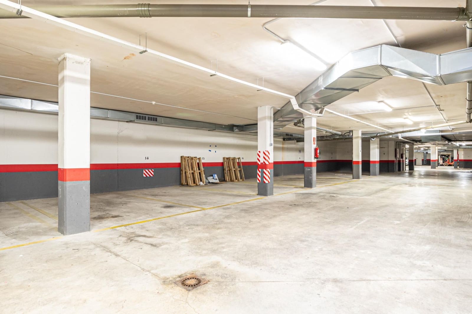 Garage zu vermieten in Coll d'en Rabassa - 120 € (Ref: 9833845)