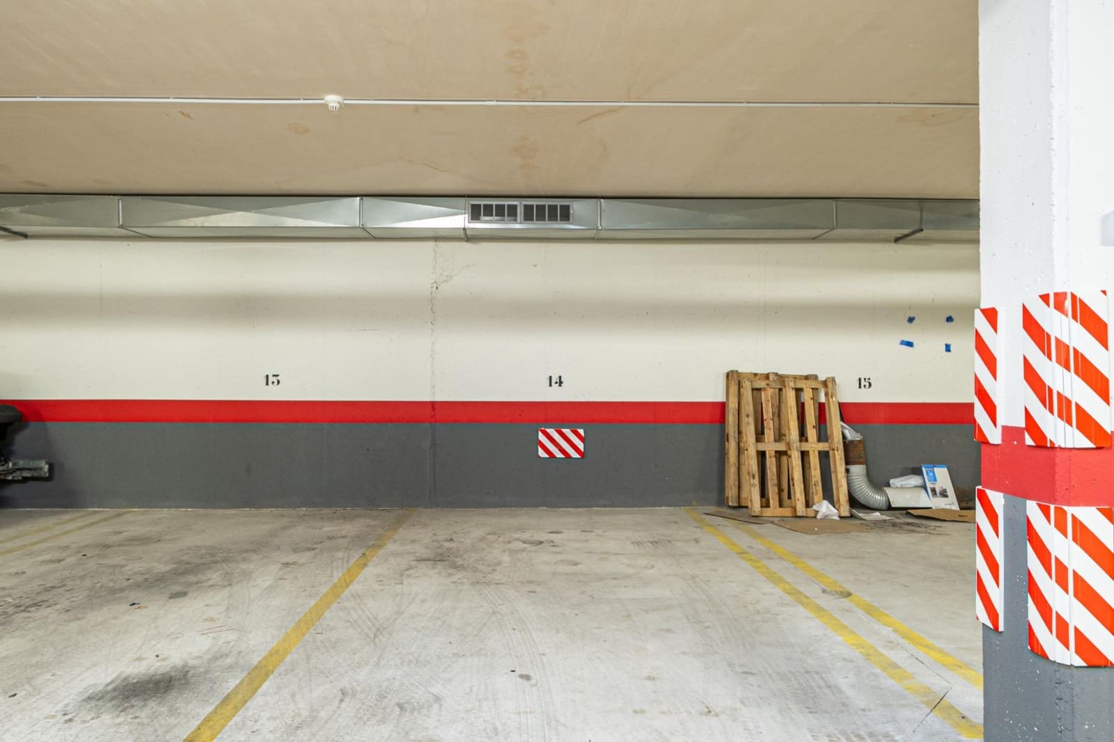 Garage zu vermieten in Coll d'en Rabassa - 120 € (Ref: 9833845)