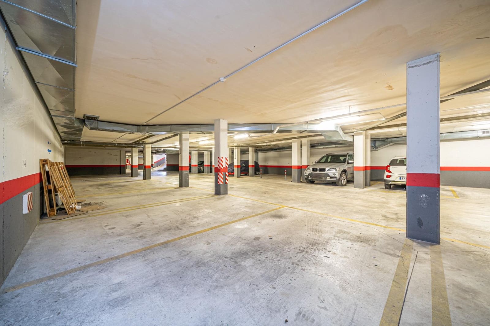 Garage zu vermieten in Coll d'en Rabassa - 120 € (Ref: 9833845)