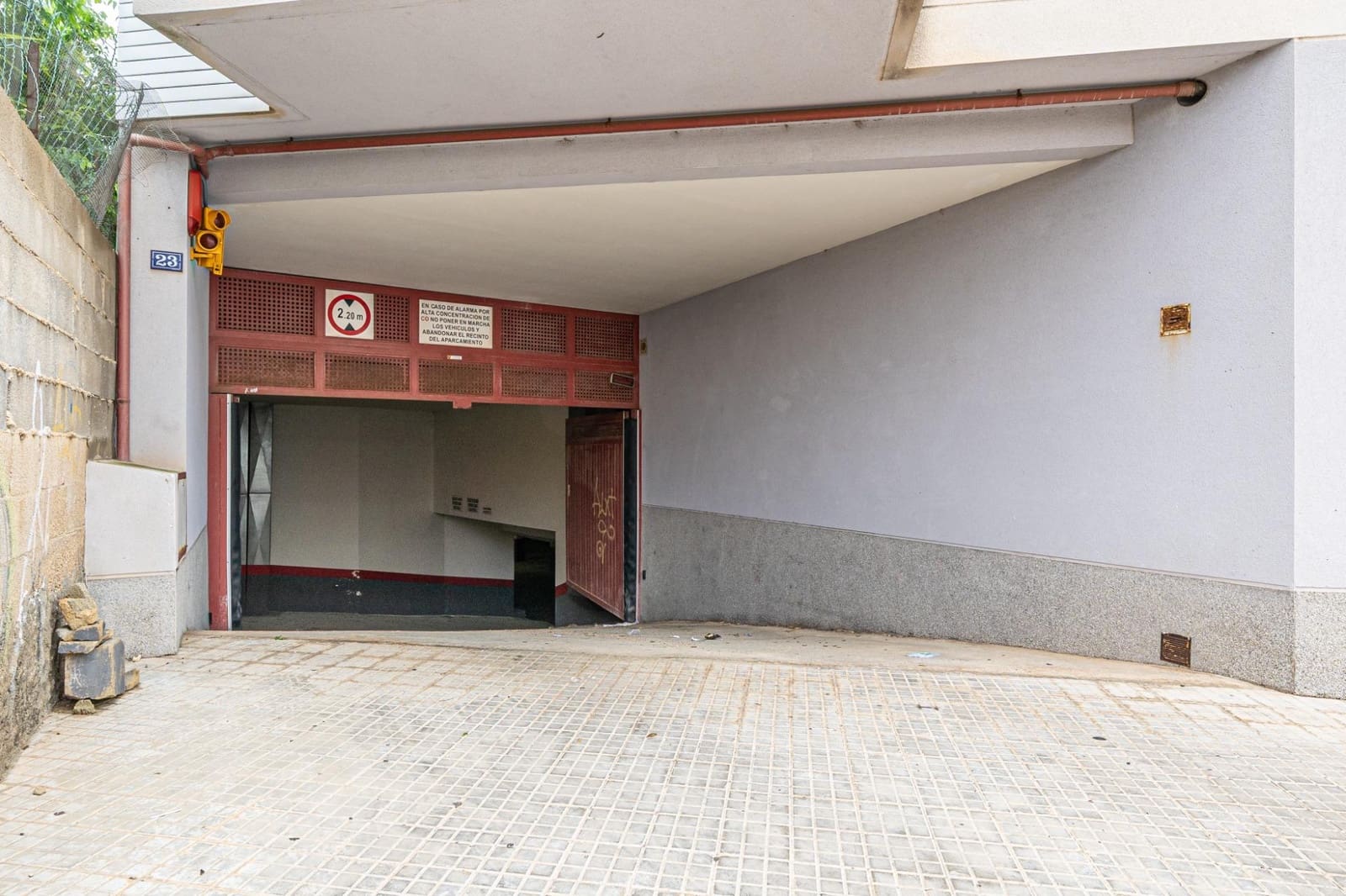 Garage zu vermieten in Coll d'en Rabassa - 120 € (Ref: 9833845)