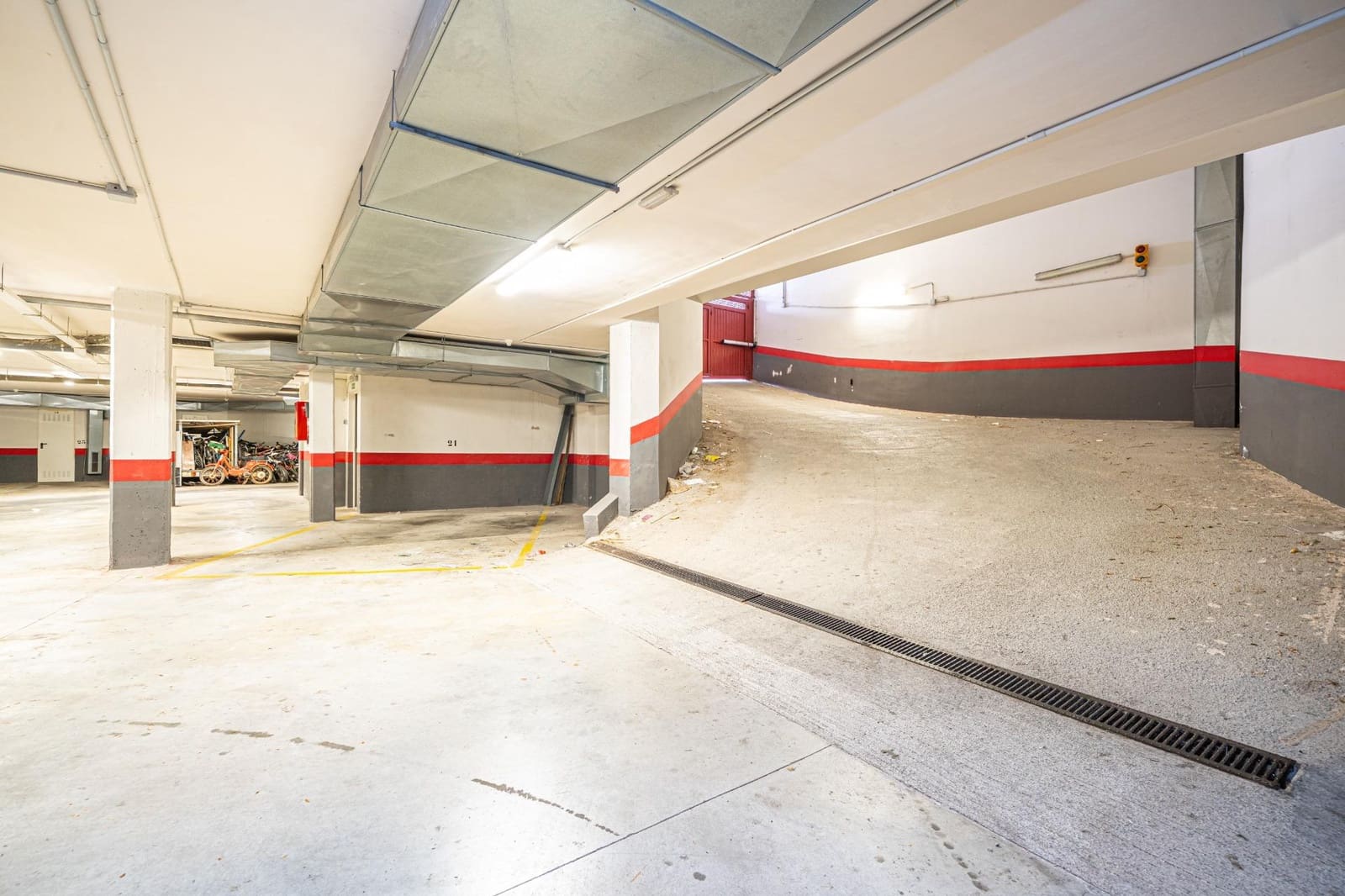 Garage zu vermieten in Coll d'en Rabassa - 120 € (Ref: 9833845)
