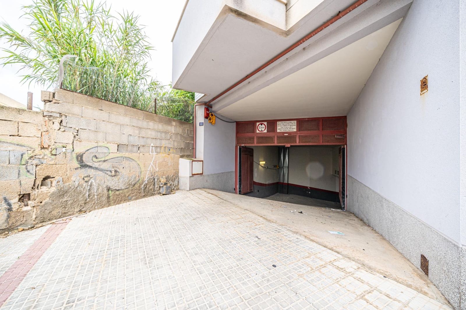 Garage zu vermieten in Coll d'en Rabassa - 120 € (Ref: 9833845)
