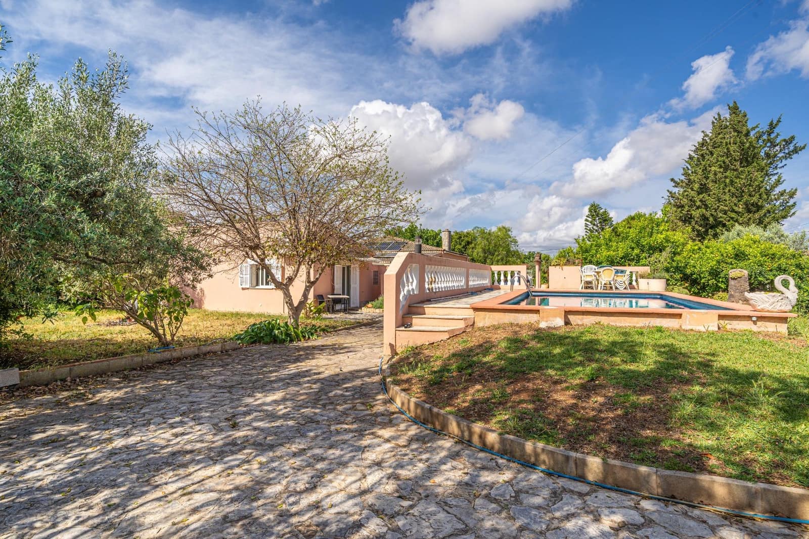 3 quarto Moradia para venda em Son Ferriol com piscina garagem - 690 000 € (Ref: 9839467)