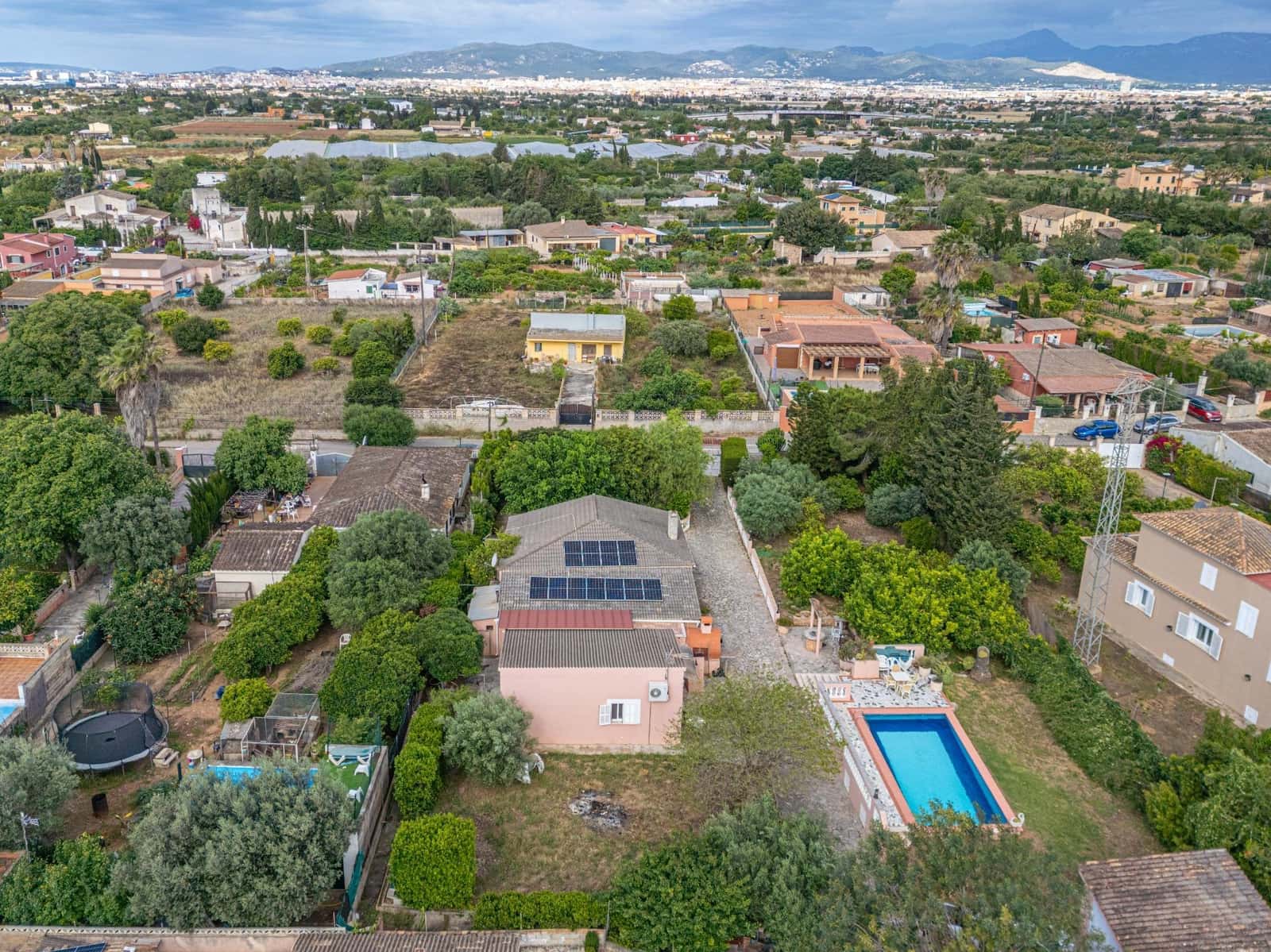 3 quarto Moradia para venda em Son Ferriol com piscina garagem - 690 000 € (Ref: 9839467)