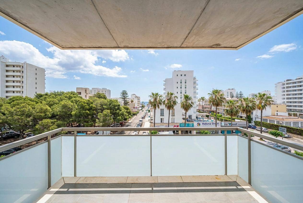 2 bedroom Flat for sale in Sant Llorenc des Cardassar - € 299,900 (Ref: 9839468)