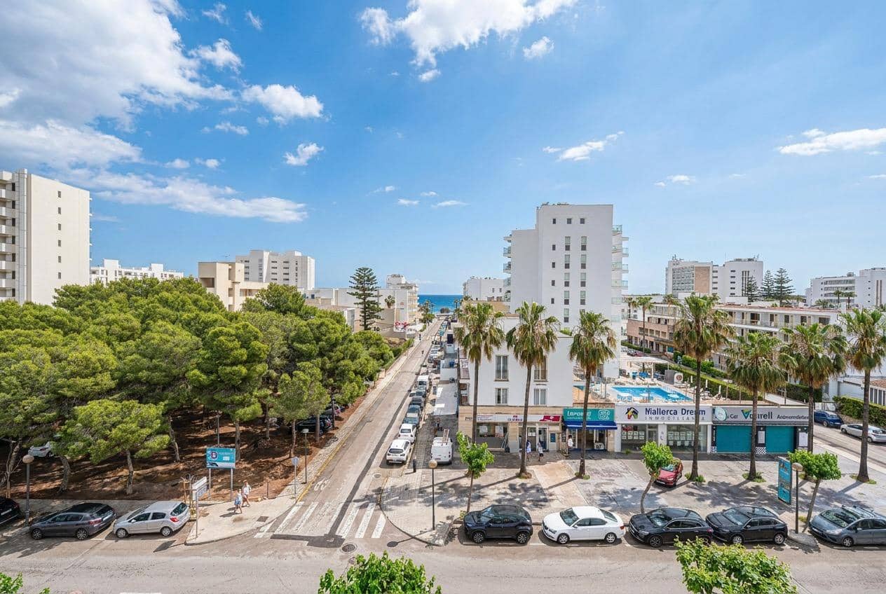 2 bedroom Flat for sale in Sant Llorenc des Cardassar - € 299,900 (Ref: 9839468)