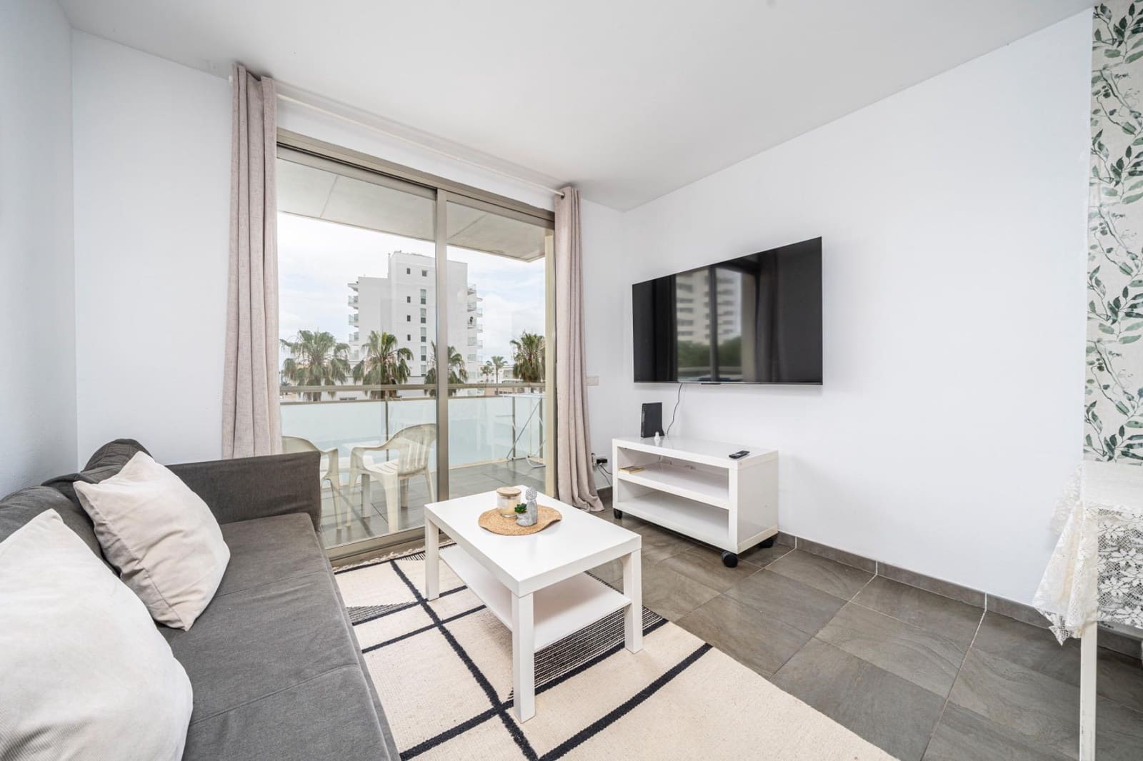 2 bedroom Flat for sale in Sant Llorenc des Cardassar - € 299,900 (Ref: 9839468)