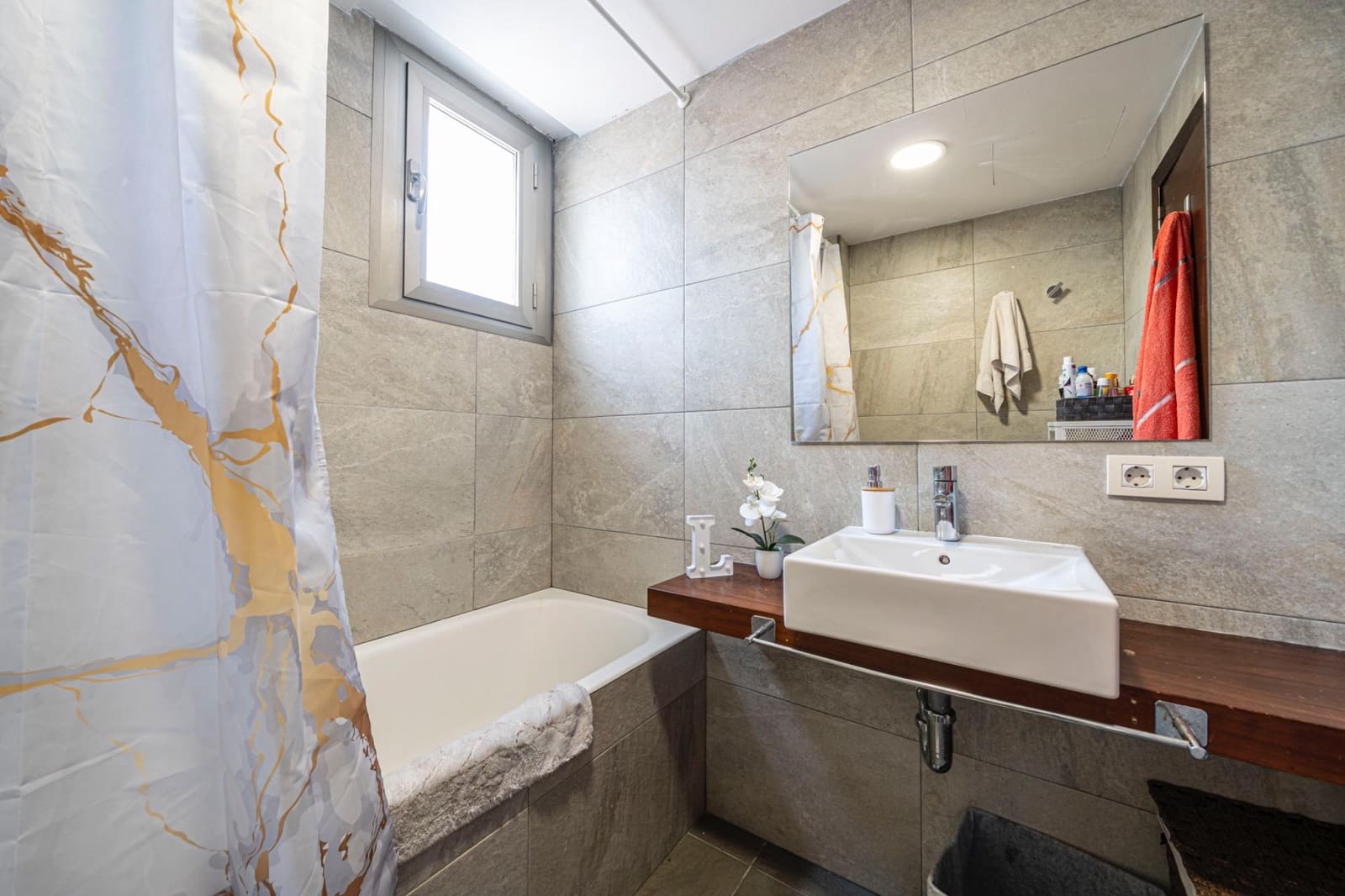 2 bedroom Flat for sale in Sant Llorenc des Cardassar - € 299,900 (Ref: 9839468)