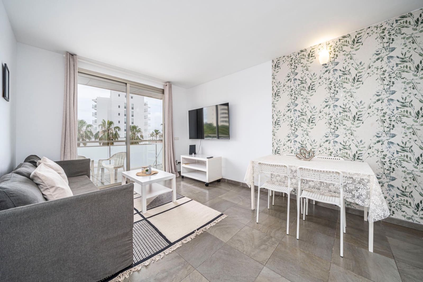 2 bedroom Flat for sale in Sant Llorenc des Cardassar - € 299,900 (Ref: 9839468)
