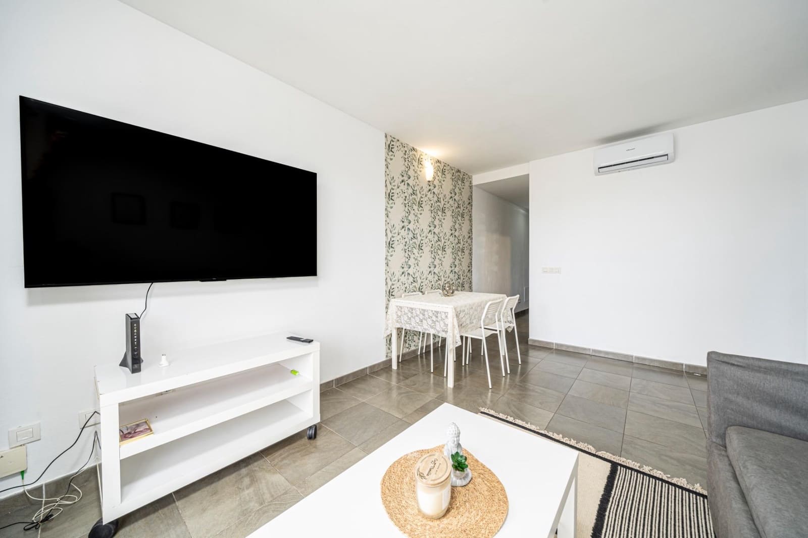 2 bedroom Flat for sale in Sant Llorenc des Cardassar - € 299,900 (Ref: 9839468)