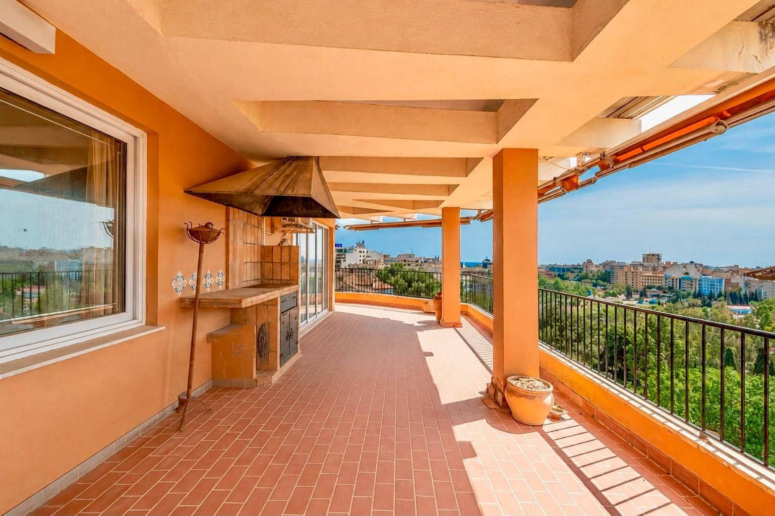 4 slaapkamer Penthouse te koop in Palma de Mallorca met garage - € 780.000 (Ref: 9882051)