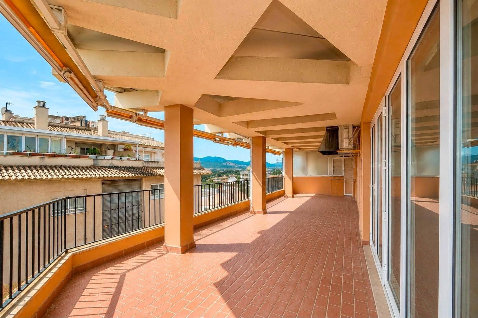 4 slaapkamer Penthouse te koop in Palma de Mallorca met garage - € 780.000 (Ref: 9882051)