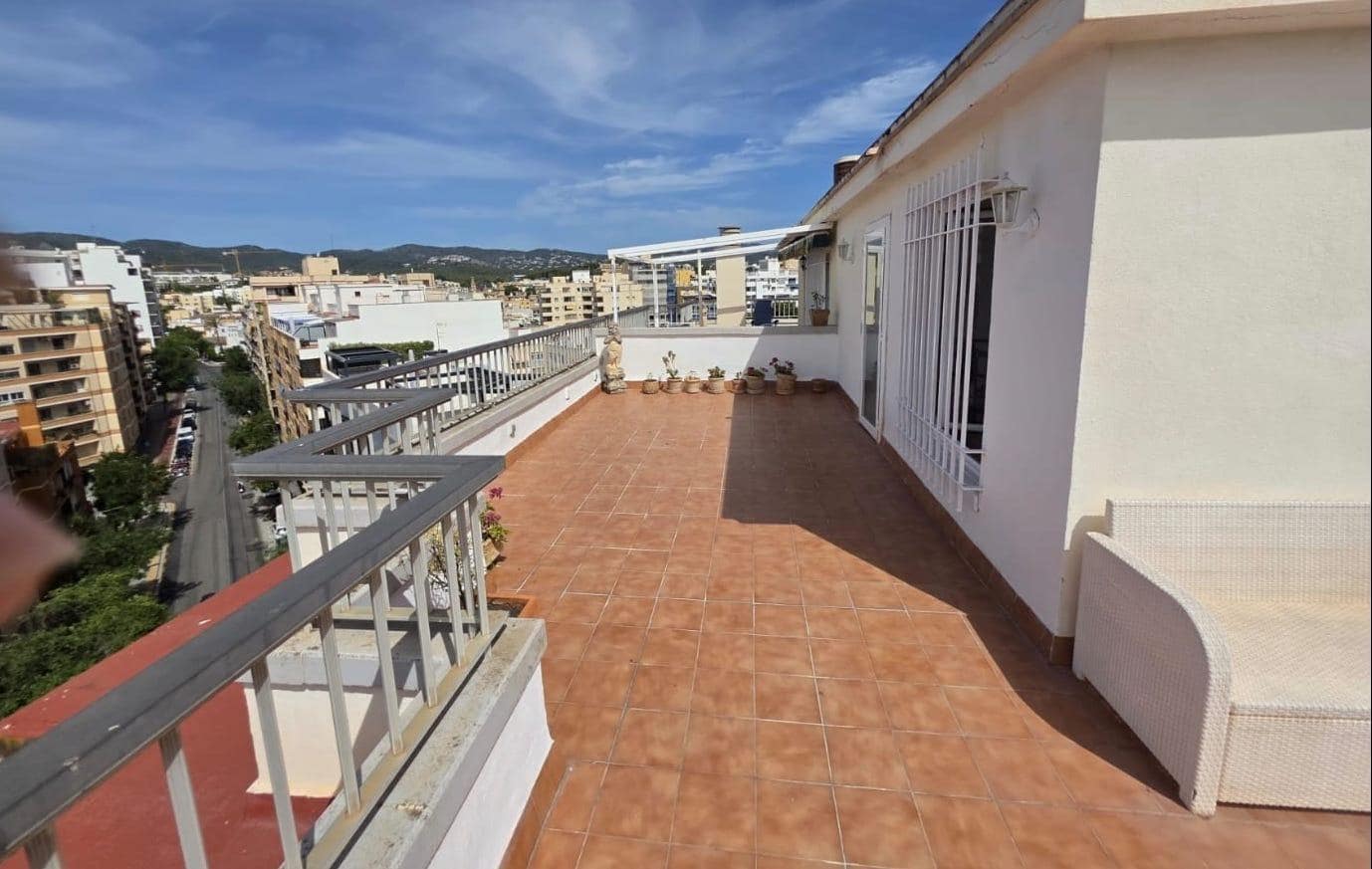 4 sovrum Lägenhet att hyra i Palma de Mallorca med garage - 2 500 € (Ref: 9904153)