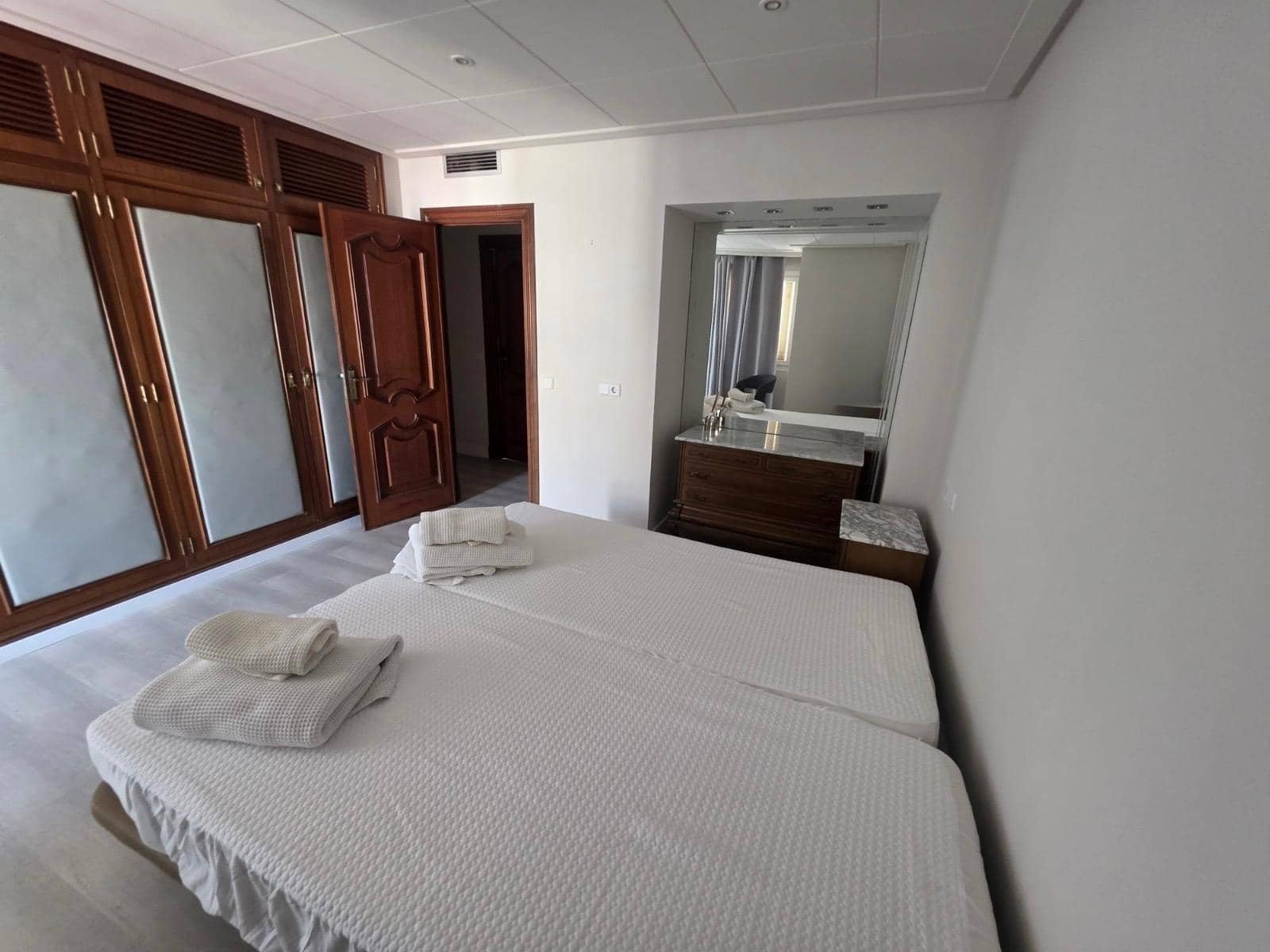 4 sovrum Lägenhet att hyra i Palma de Mallorca med garage - 2 500 € (Ref: 9904153)