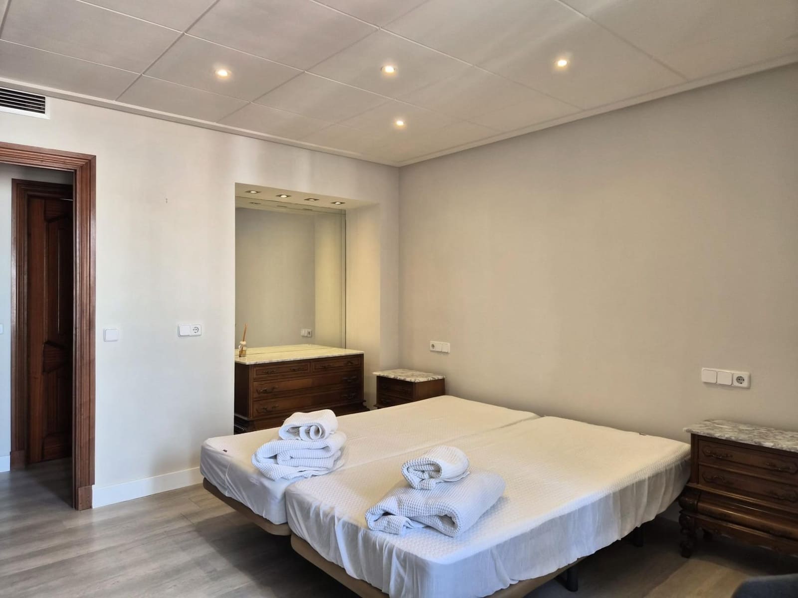 4 sovrum Lägenhet att hyra i Palma de Mallorca med garage - 2 500 € (Ref: 9904153)