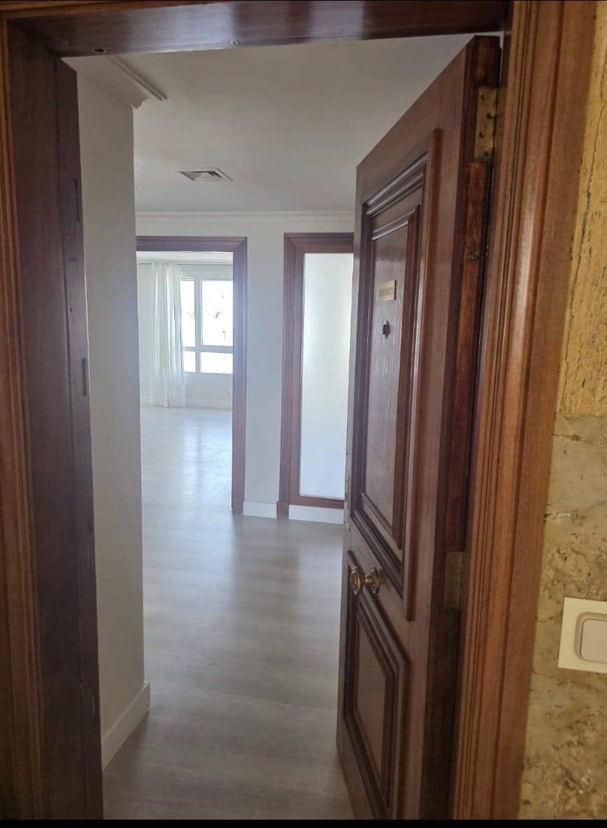 3 bedroom Flat for rent in Palma de Mallorca - € 2,500 (Ref: 9904153)