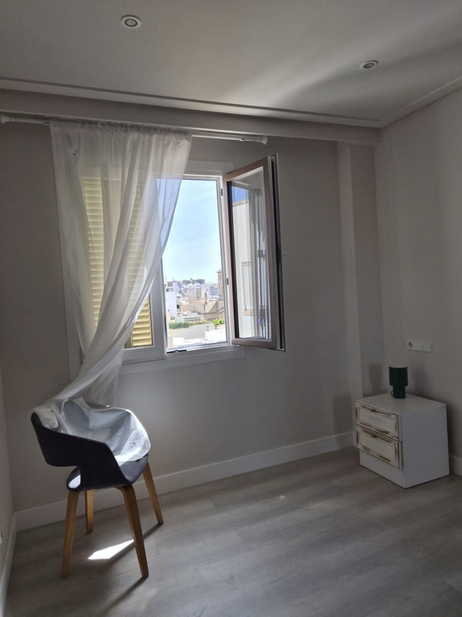 3 bedroom Flat for rent in Palma de Mallorca - € 2,500 (Ref: 9904153)