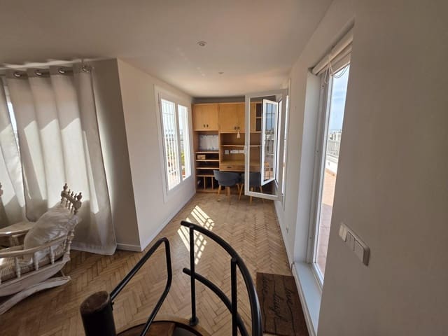 4 sovrum Lägenhet att hyra i Santa Catalina, Palma de Mallorca med garage - 2 500 € (Ref: 9904153)