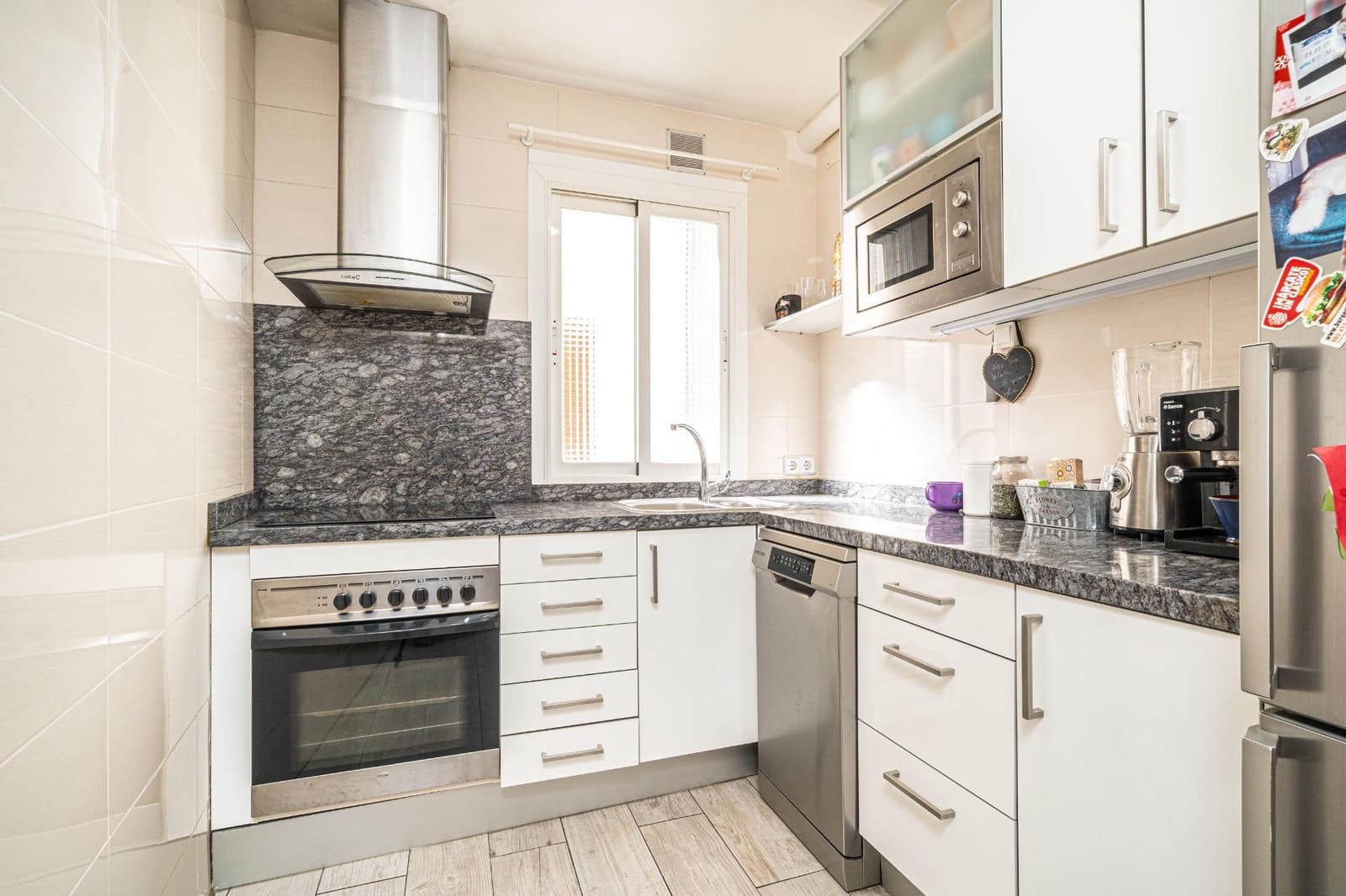 2 bedroom Flat for sale in Palma de Mallorca - € 270,000 (Ref: 9929522)