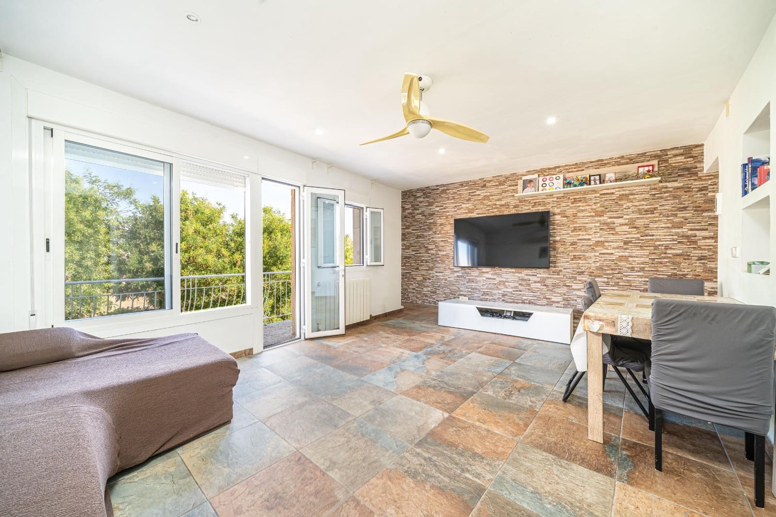2 bedroom Flat for sale in Palma de Mallorca - € 270,000 (Ref: 9929522)