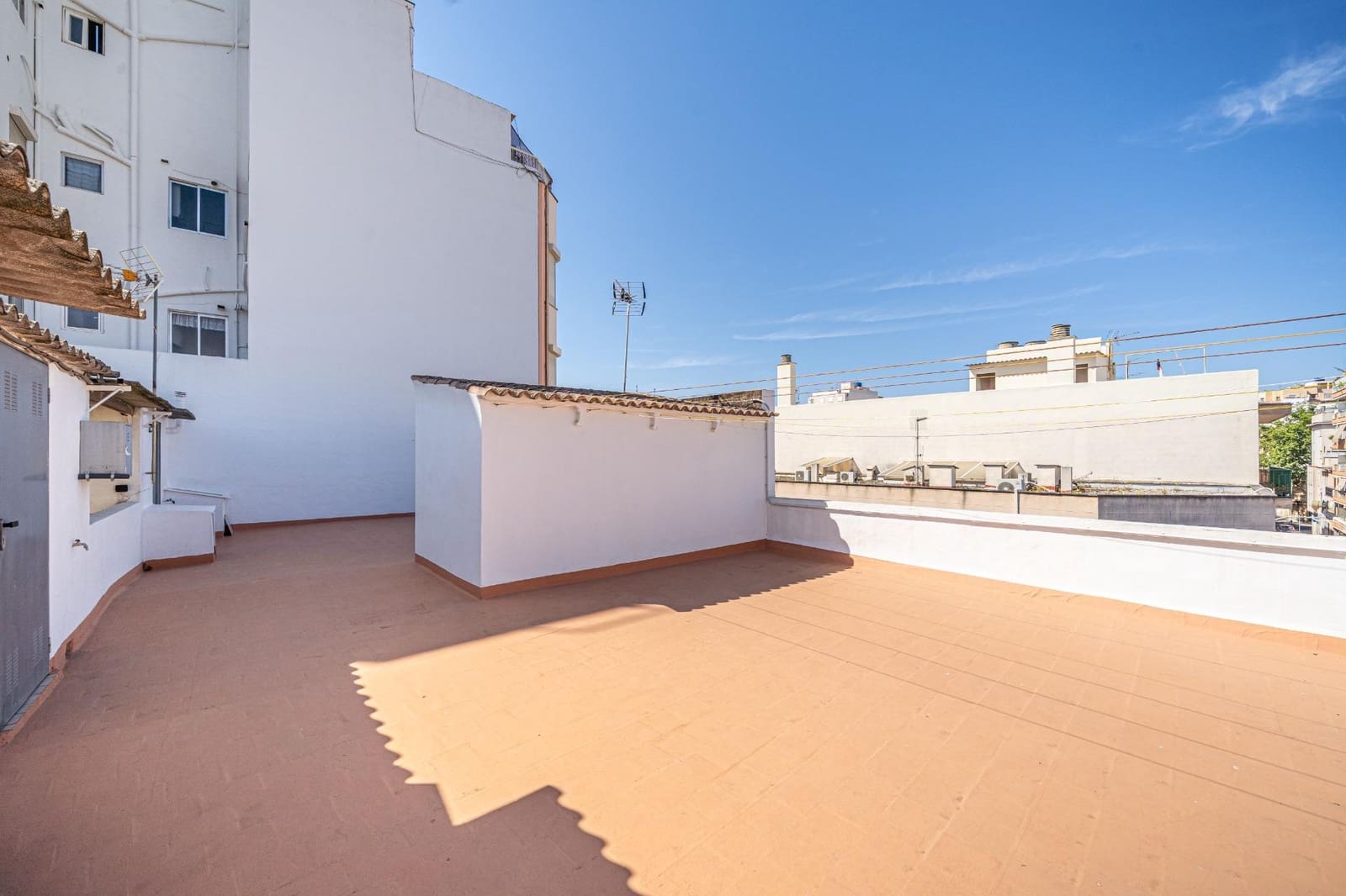 2 bedroom Flat for sale in Palma de Mallorca - € 270,000 (Ref: 9929522)