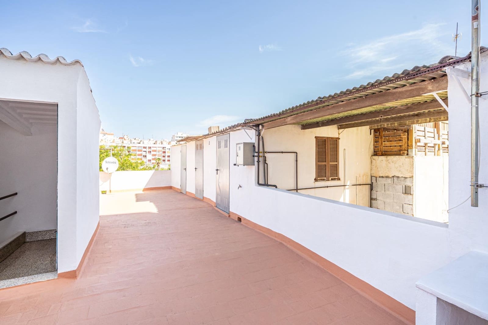 2 bedroom Flat for sale in Palma de Mallorca - € 270,000 (Ref: 9929522)