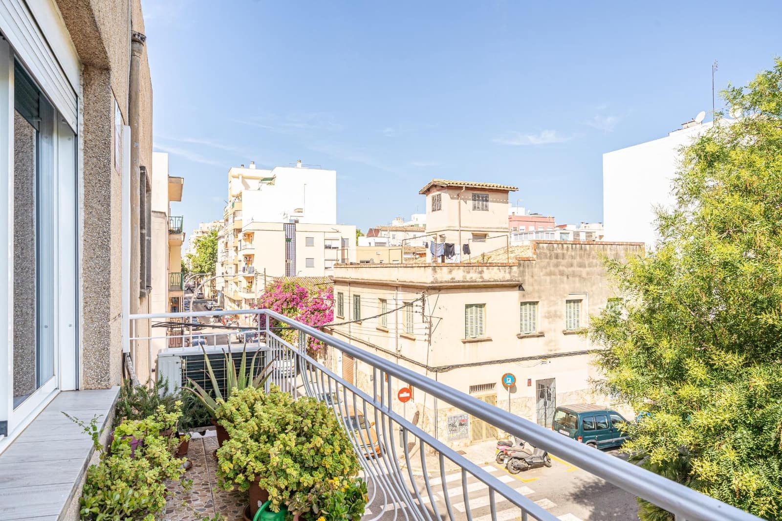 2 bedroom Flat for sale in Palma de Mallorca - € 270,000 (Ref: 9929522)