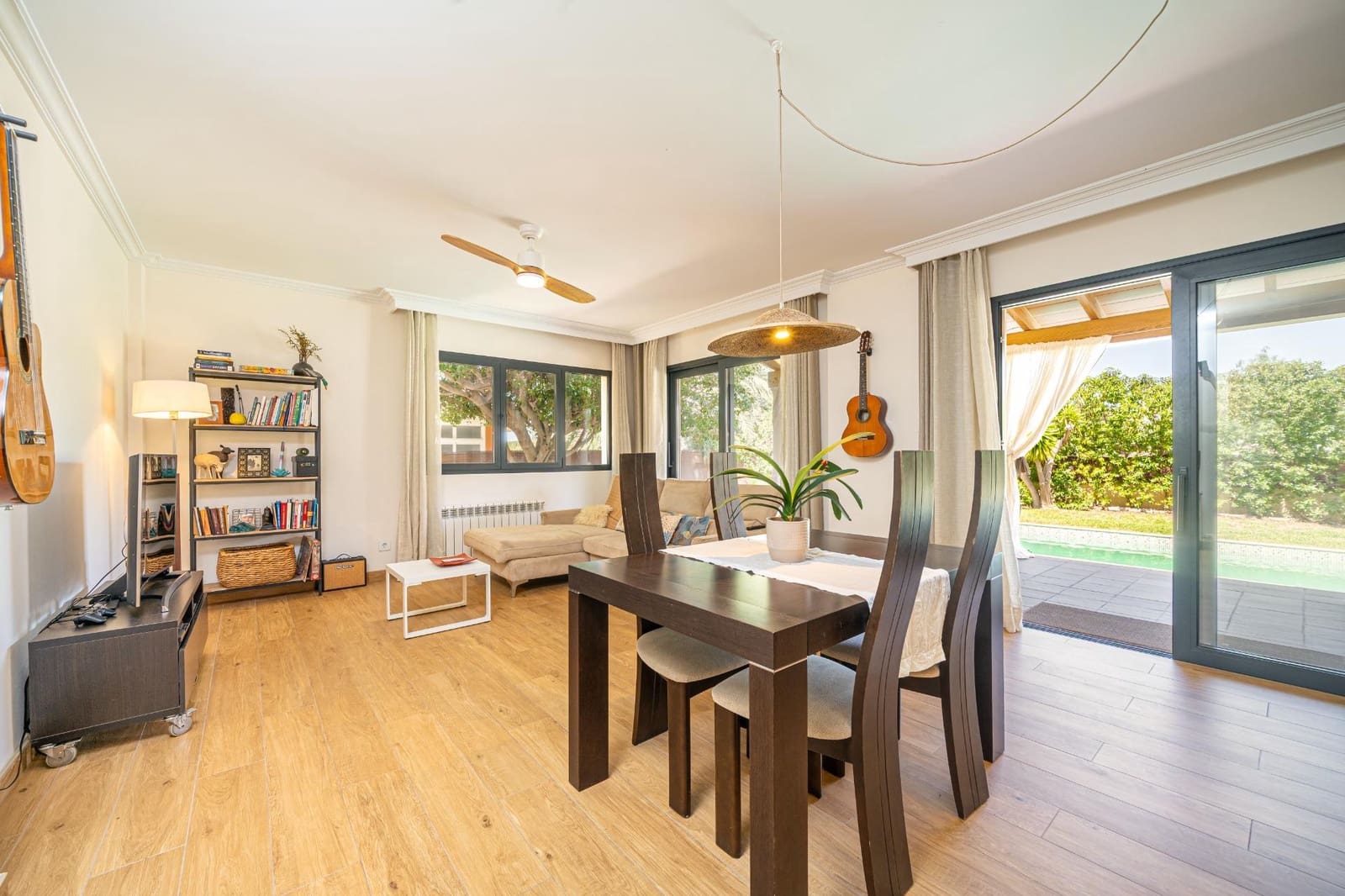 4 bedroom Villa for sale in Sa Cabaneta / La Cabaneta with pool garage - € 899,000 (Ref: 9930823)