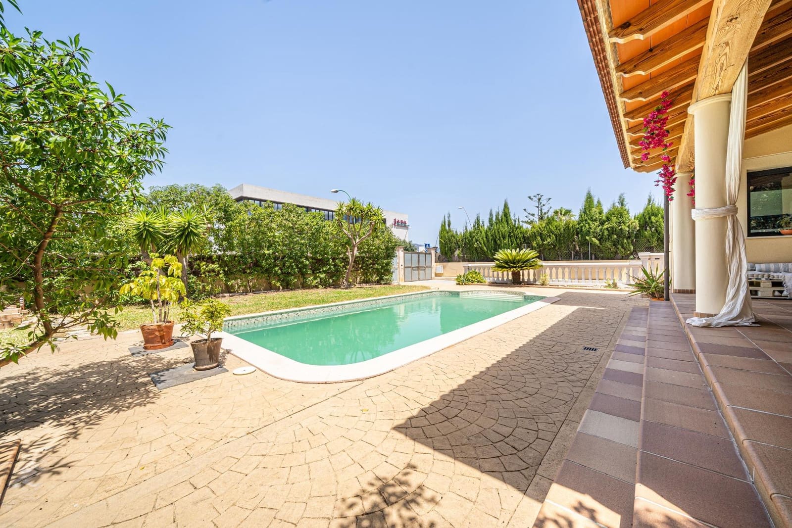 4 bedroom Villa for sale in Sa Cabaneta / La Cabaneta with pool garage - € 899,000 (Ref: 9930823)
