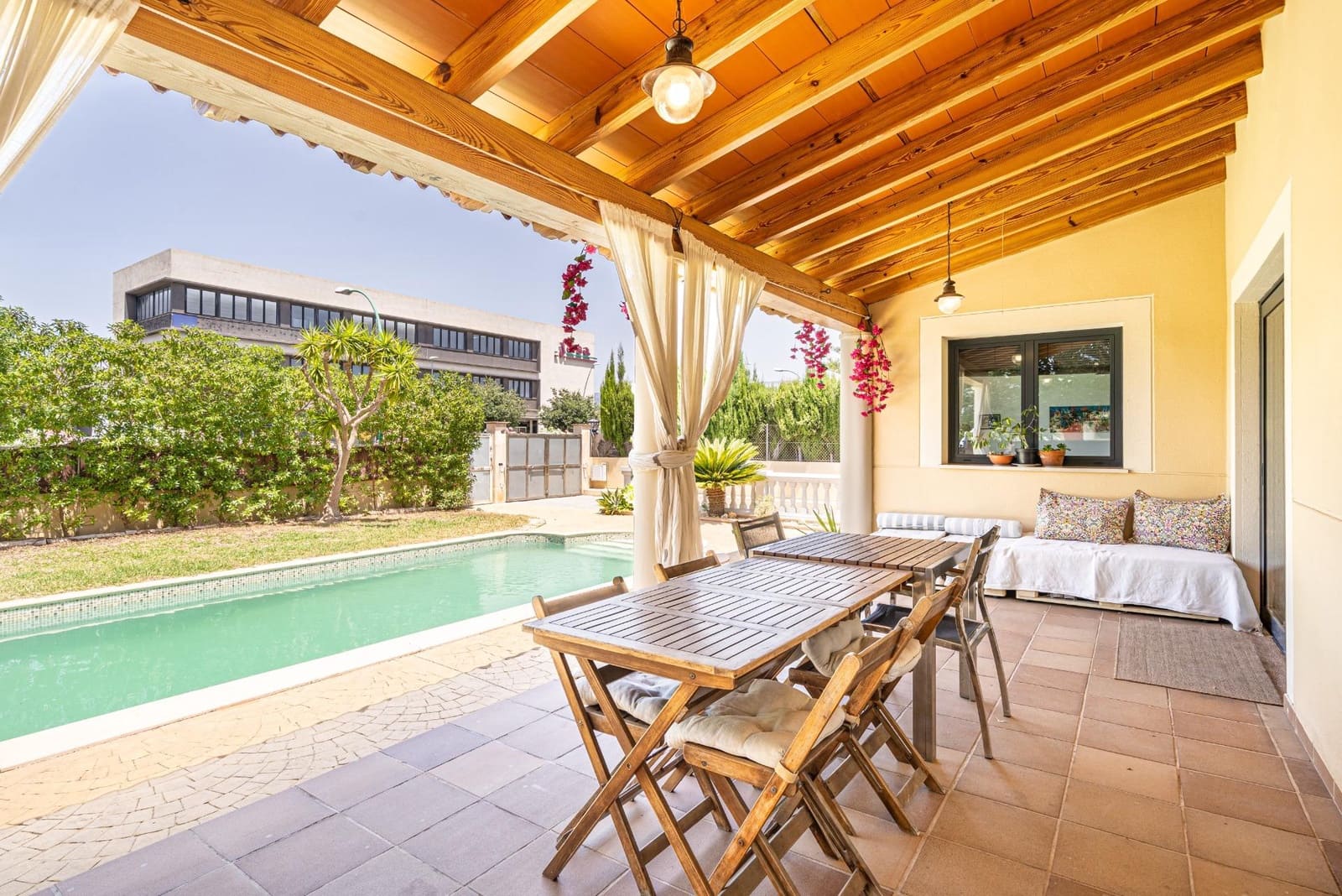 4 bedroom Villa for sale in Sa Cabaneta / La Cabaneta with pool garage - € 899,000 (Ref: 9930823)