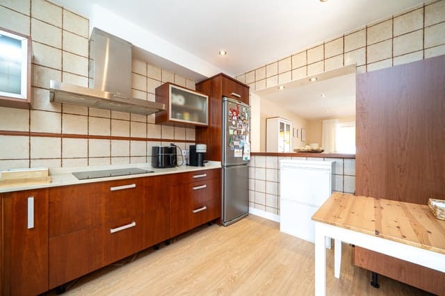 3 soverom Rekkehus til salgs i Vilafranca de Bonany med svømmebasseng - € 480 000 (Ref: 9978996)