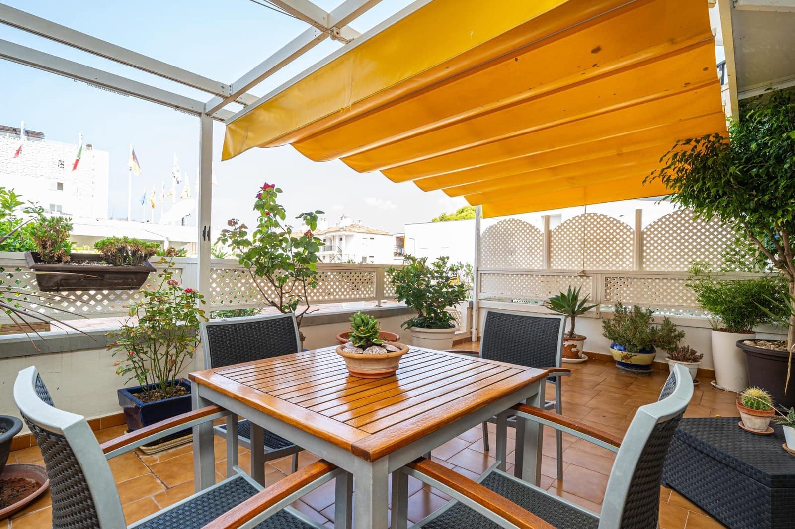 3 bedroom Flat for sale in Santa Ponsa - € 590,000 (Ref: 9997210)