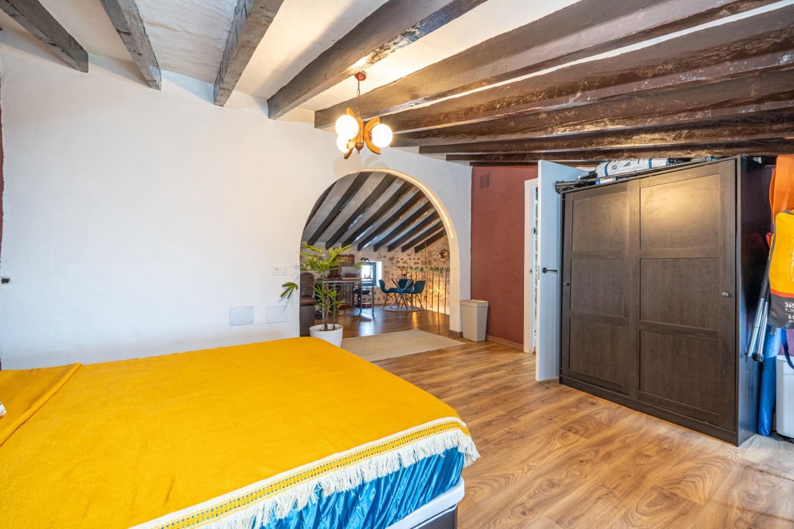 4 soveværelse Byhus til salg i Campanet - € 549.900 (Ref: 9998915)