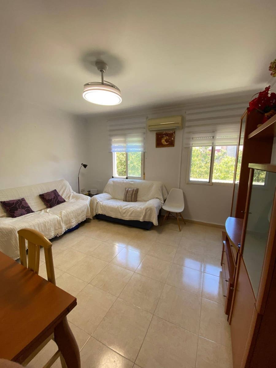 Piso de 4 habitaciones en Cartagena en alquiler - 1.200 € (Ref: 10009180)