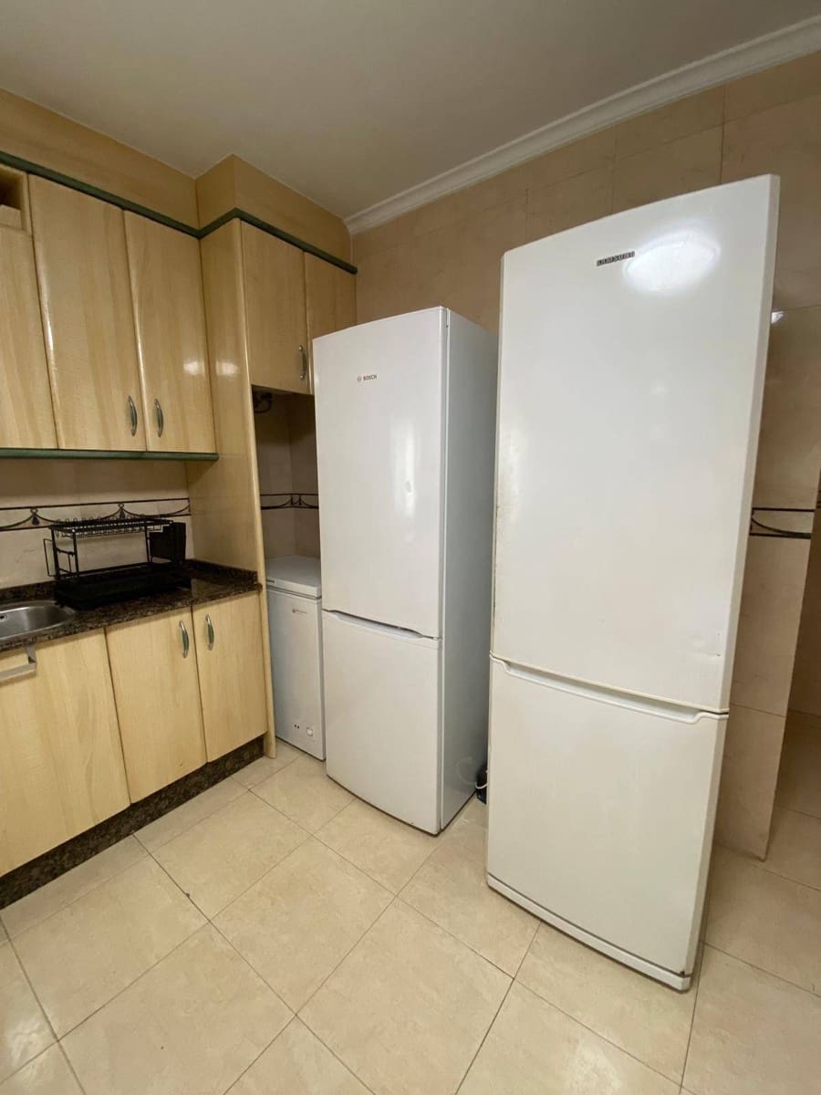 Piso de 4 habitaciones en Cartagena en alquiler - 1.200 € (Ref: 10009180)