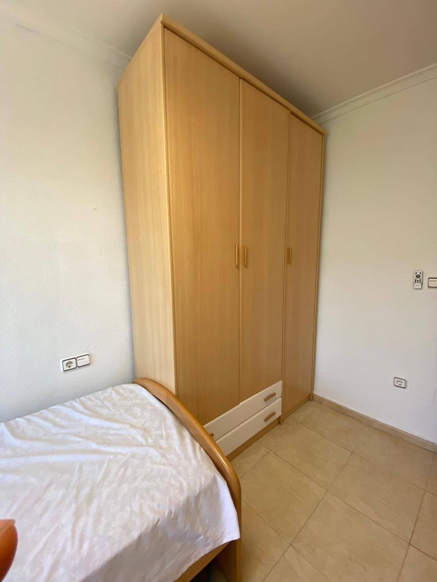 Piso de 4 habitaciones en Cartagena en alquiler - 1.200 € (Ref: 10009180)