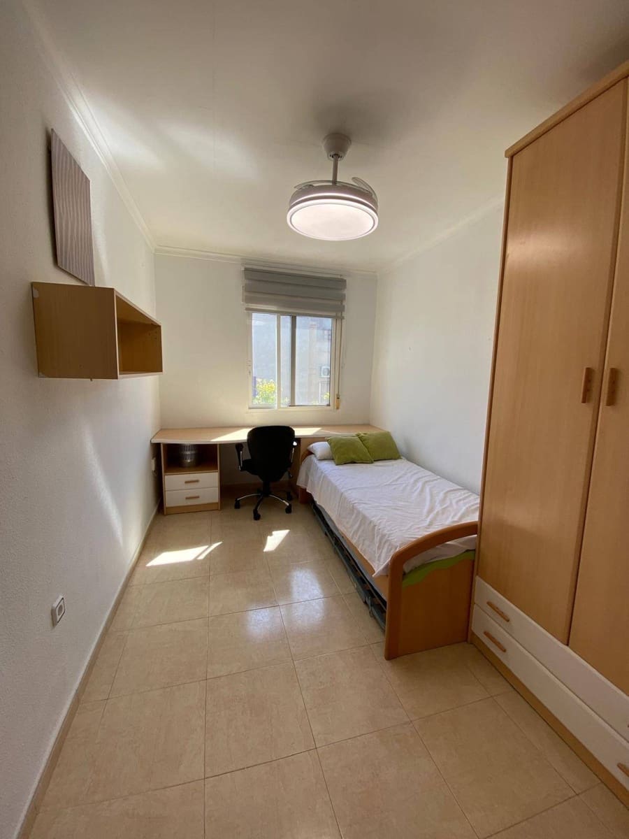 Piso de 4 habitaciones en Cartagena en alquiler - 1.200 € (Ref: 10009180)