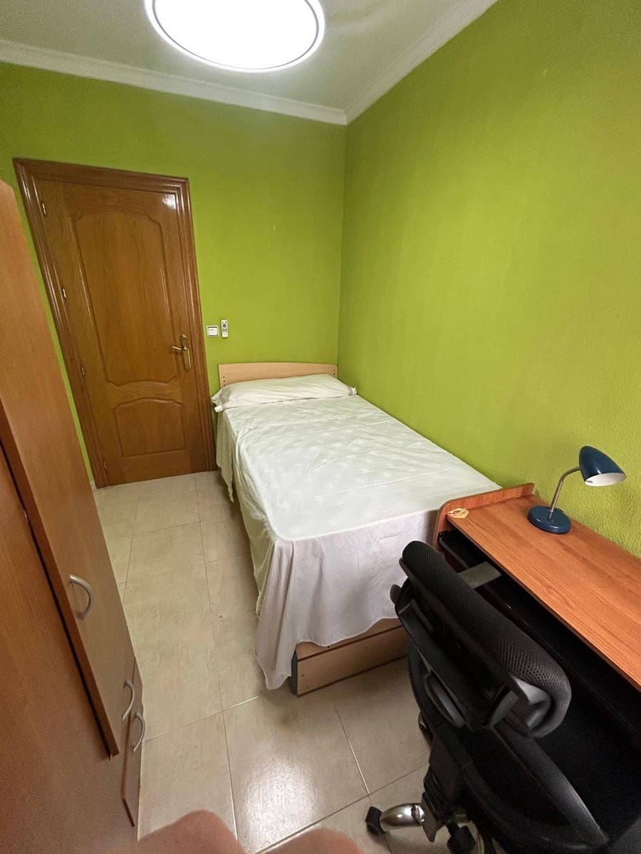 Piso de 4 habitaciones en Cartagena en alquiler - 1.200 € (Ref: 10009180)