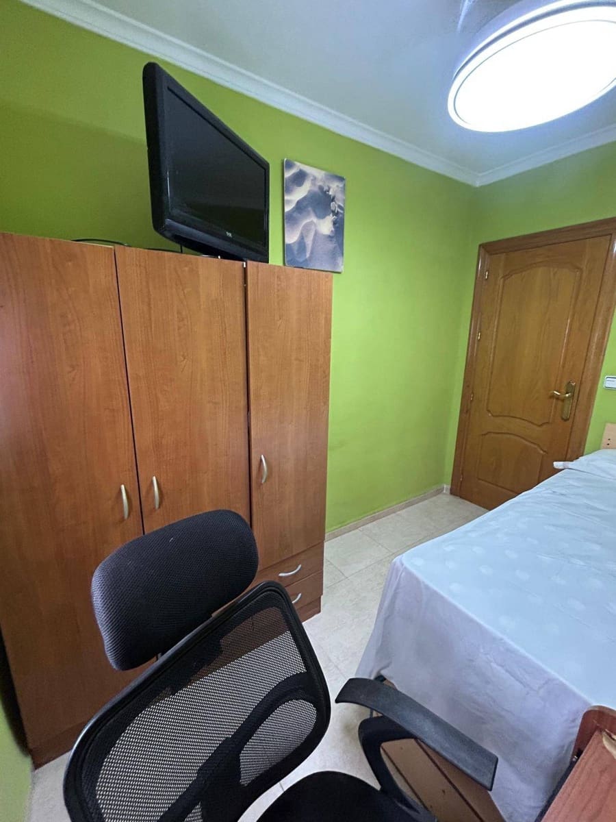 Piso de 4 habitaciones en Cartagena en alquiler - 1.200 € (Ref: 10009180)