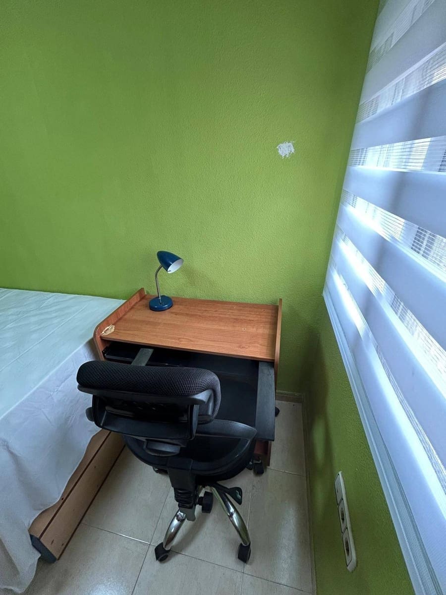 Piso de 4 habitaciones en Cartagena en alquiler - 1.200 € (Ref: 10009180)