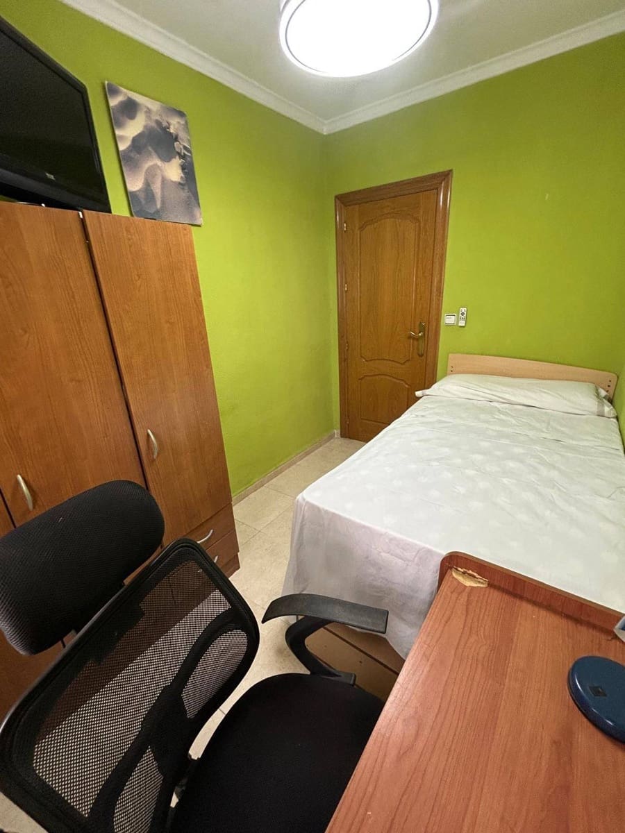 Piso de 4 habitaciones en Cartagena en alquiler - 1.200 € (Ref: 10009180)