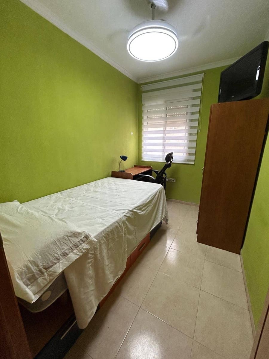 Piso de 4 habitaciones en Cartagena en alquiler - 1.200 € (Ref: 10009180)