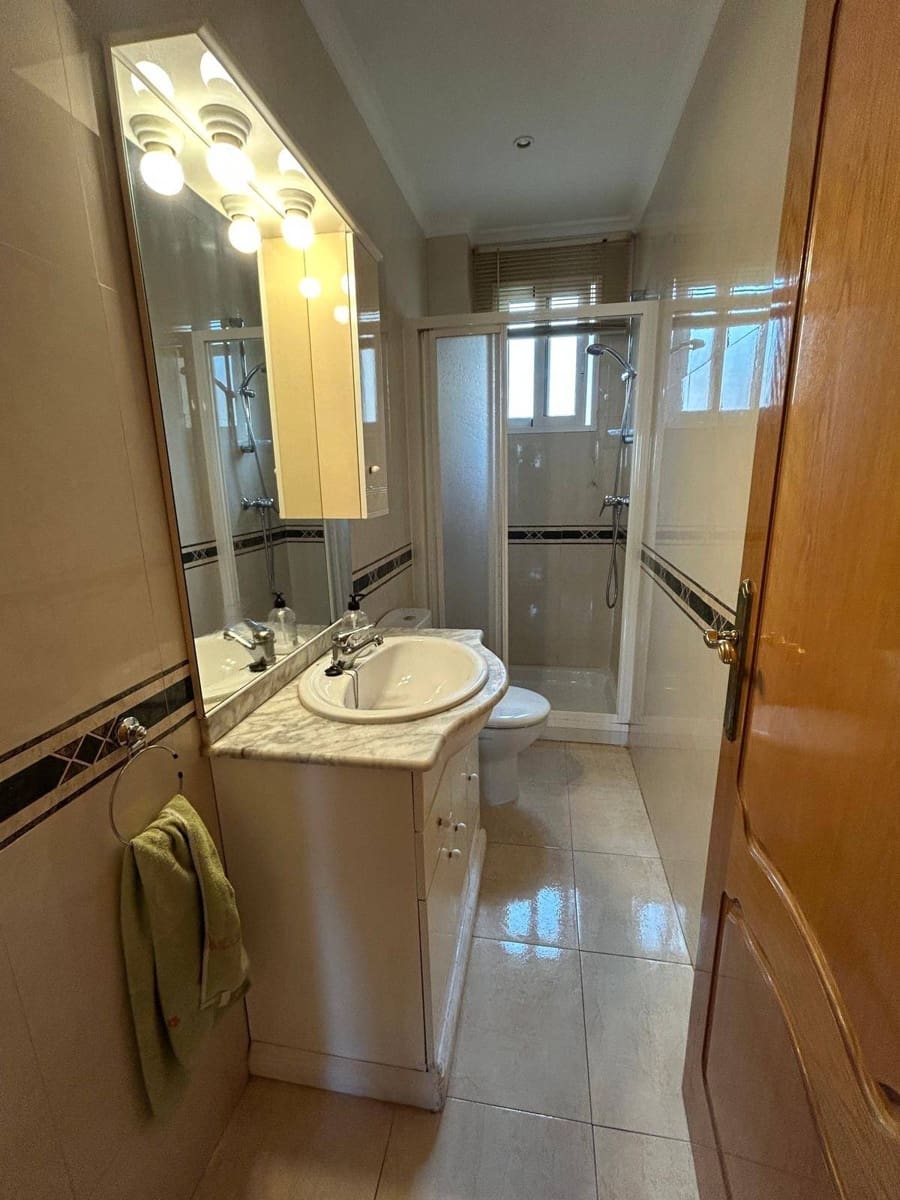 Piso de 4 habitaciones en Cartagena en alquiler - 1.200 € (Ref: 10009180)