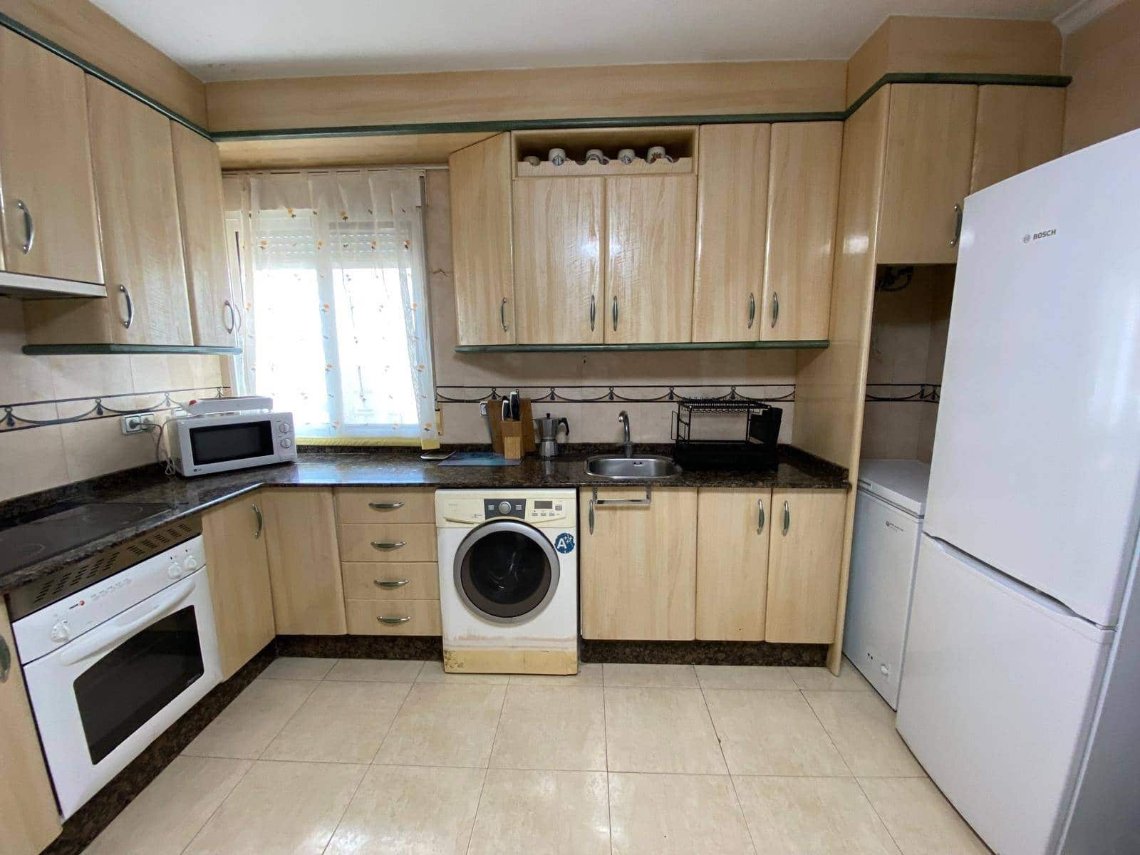 Piso de 4 habitaciones en Cartagena en alquiler - 1.200 € (Ref: 10009180)