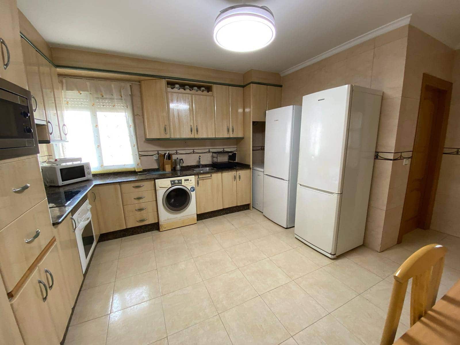 Piso de 4 habitaciones en Cartagena en alquiler - 1.200 € (Ref: 10009180)
