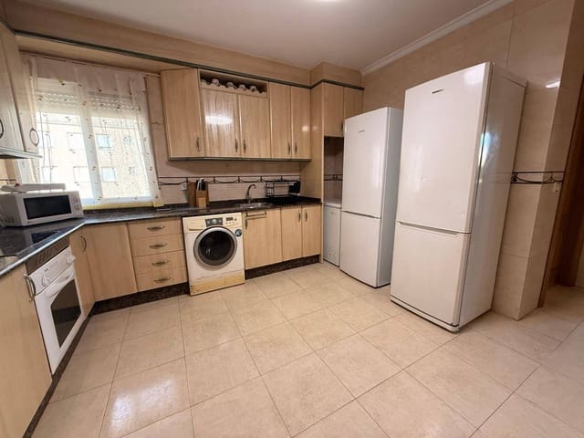 Piso de 4 habitaciones en Cartagena en alquiler - 1.200 € (Ref: 10009180)