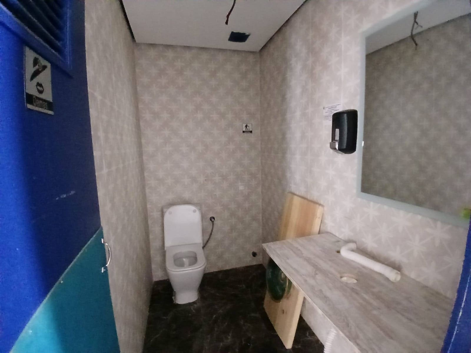 Commercial for rent in Cartagena - € 2,400 (Ref: 10034064)