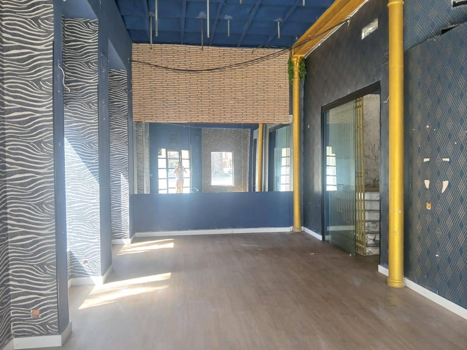 Commercial for rent in Cartagena - € 2,400 (Ref: 10034064)