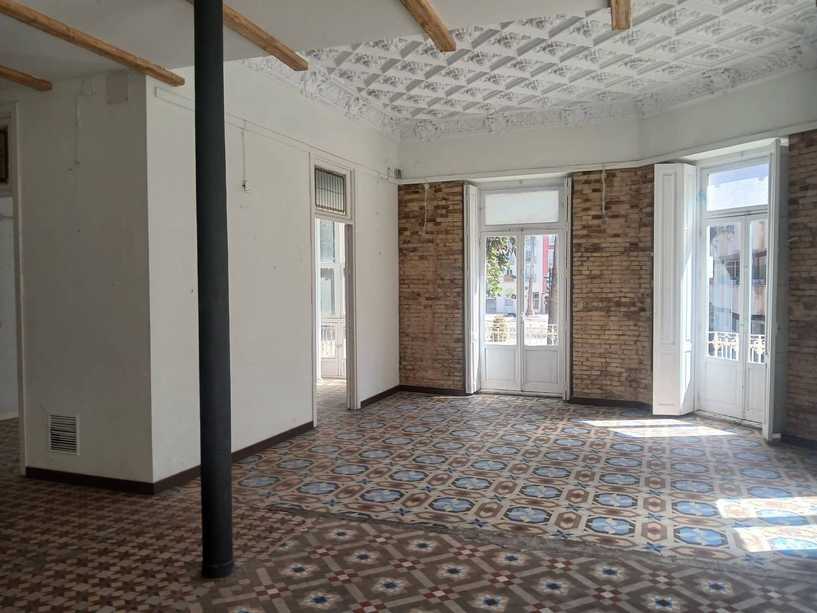 Commercial for rent in Cartagena - € 2,400 (Ref: 10034064)